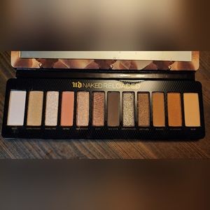 Urban Decay Reloaded Eyes shadow palette